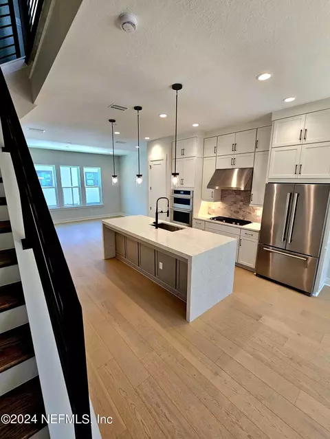 1615 Piazza Pl, Jacksonville, FL 32207