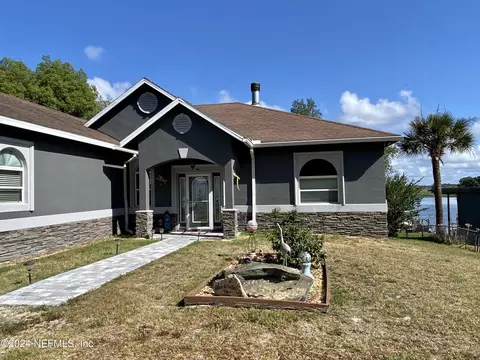 122 Little Orange Lake Dr, Hawthorne, FL 32640