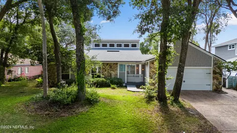 1833 Tierra Verde Dr, Atlantic Beach, FL 32233