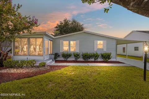 715 Bolivar St, Lady Lake, FL 32159