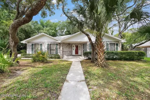 706 Cedar Ct, Neptune Beach, FL 32266