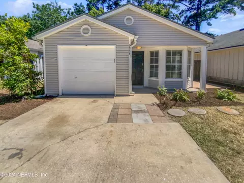 9964 Somerset Grove Ln, Jacksonville, FL 32222