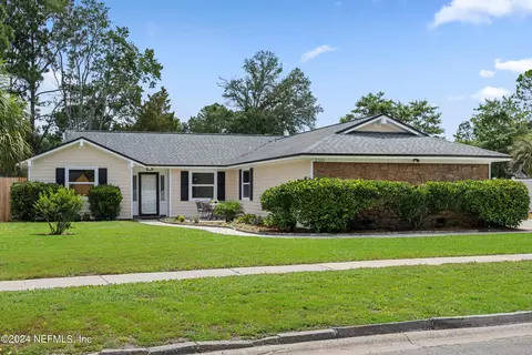 2551 Summer Tree Rd E, Jacksonville, FL 32246