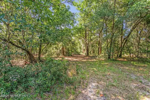 141 Sunshine Ln, Interlachen, FL 32148
