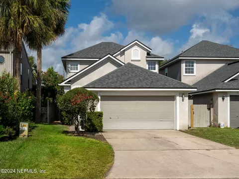 587 Selva Lakes Cir, Atlantic Beach, FL 32233