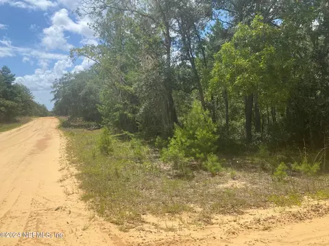 7 Shappell Ave, Interlachen, FL 32148