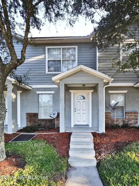8422 Mcgirts Village Ln, Jacksonville, FL 32210