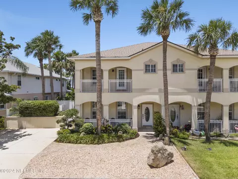 303 1st St, Atlantic Beach, FL 32233