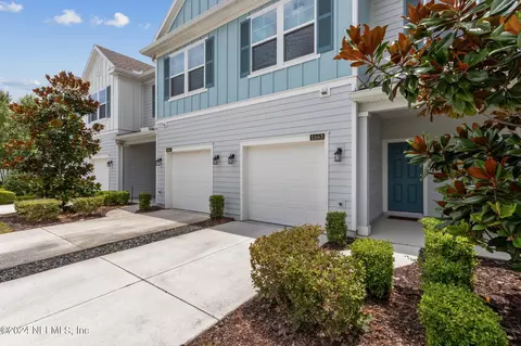 1663 Pottsburg Point Dr, Jacksonville, FL 32207 photo 1