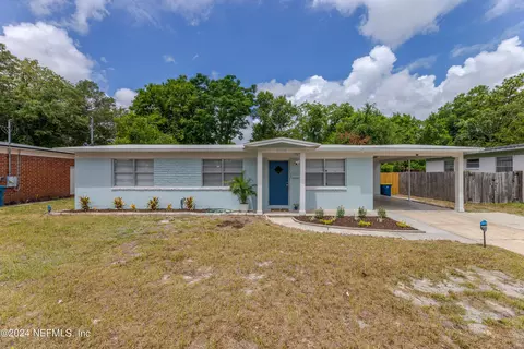 2926 Red Oak Dr, Jacksonville, FL 32277