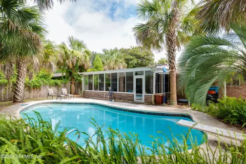 8713 Burkhall St, Jacksonville, FL 32211