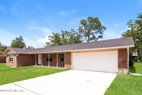 8439 Sophist Cir E, Jacksonville, FL 32219