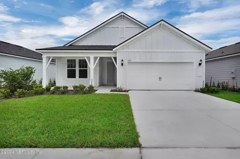 3417 Americana Dr, Green Cove Springs, FL 32043