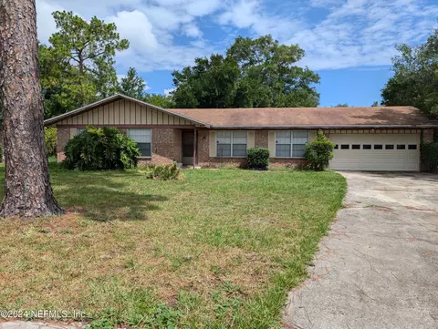 6113 Round Lake Rd N, Jacksonville, FL 32277