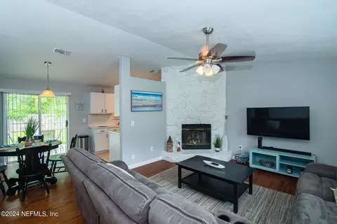 3590 Eunice Rd, Jacksonville East, FL 32250