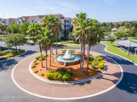 7801 Point Meadows Dr #5202, Jacksonville, FL 32256