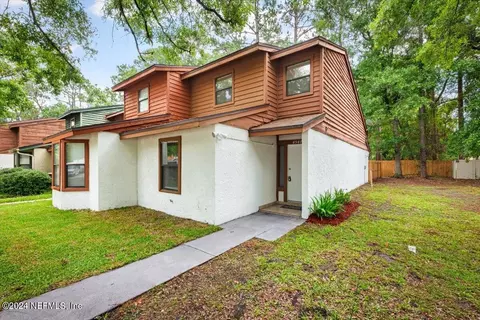 4547 Melissa Ct W, Jacksonville, FL 32210