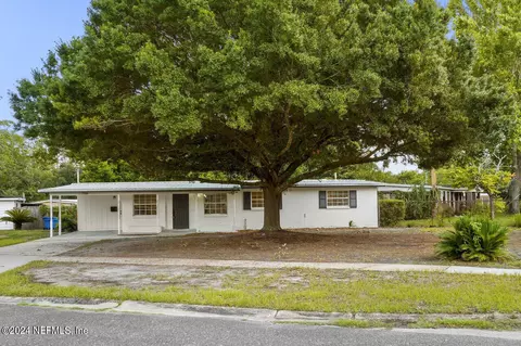7738 Lauderdale Dr E, Jacksonville, FL 32277