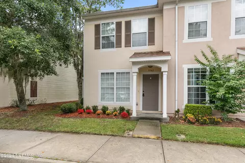 3545 Lone Tree Ln, Jacksonville, FL 32216