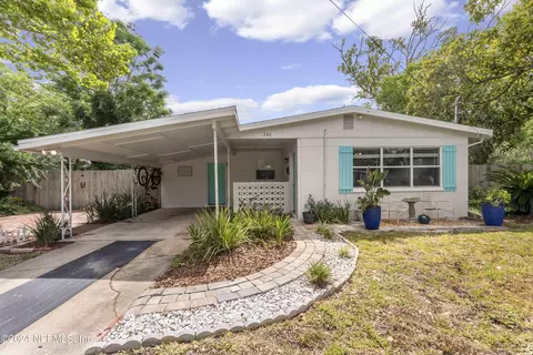 381 Sargo Rd, Atlantic Beach, FL 32233