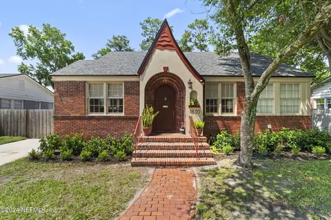 1805 Dunsford Rd, Jacksonville, FL 32207