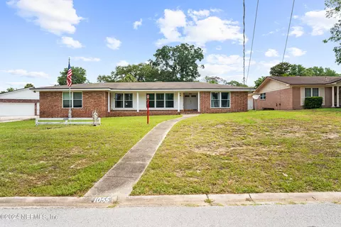 1055 Parkridge Cir W, Jacksonville, FL 32211