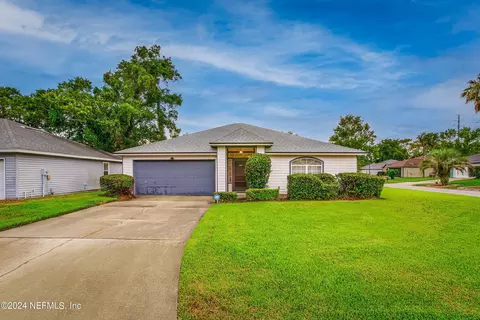 3342 Cancun Dr E, Jacksonville, FL 32225