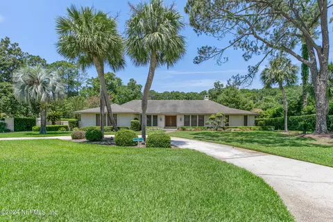 7822 Woodsdale Ln, Jacksonville, FL 32256