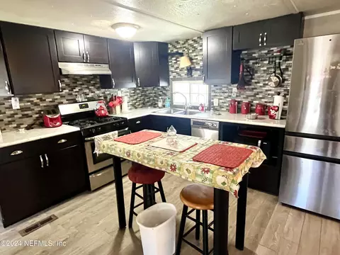127 Magnolia St, Satsuma, FL 32189