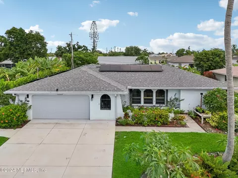 907 SE 34th Ter, Cape Coral, FL 33904