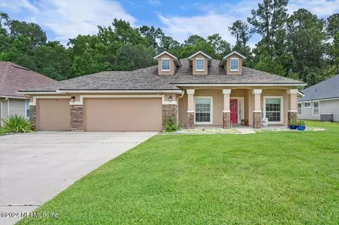 832 Reflection Cove Rd E, Jacksonville, FL 32218