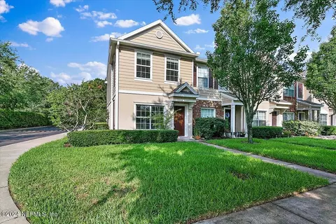 8111 Summerside Cir, Jacksonville, FL 32256