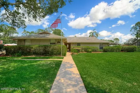 1533 Rivergate Dr, Jacksonville, FL 32223