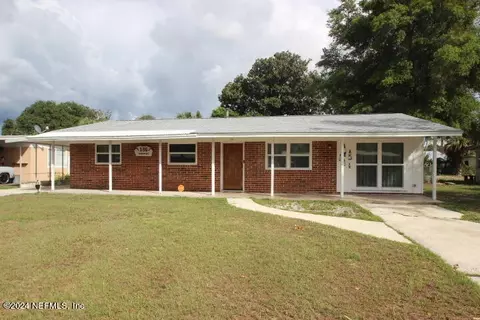 136 W St Johns Ter, East Palatka, FL 32131