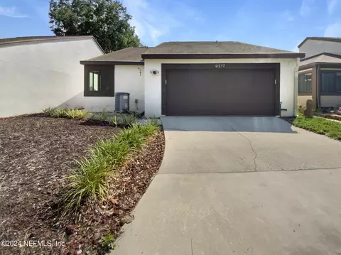 9217 Augusta Ct, Jacksonville, FL 32256