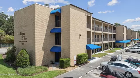 4975 San Jose Blvd #213, Jacksonville, FL 32207