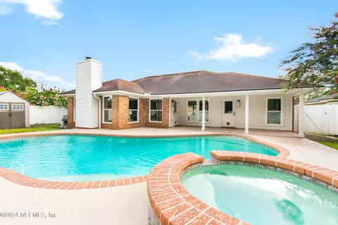 12365 Apple Leaf Dr, Jacksonville, FL 32224
