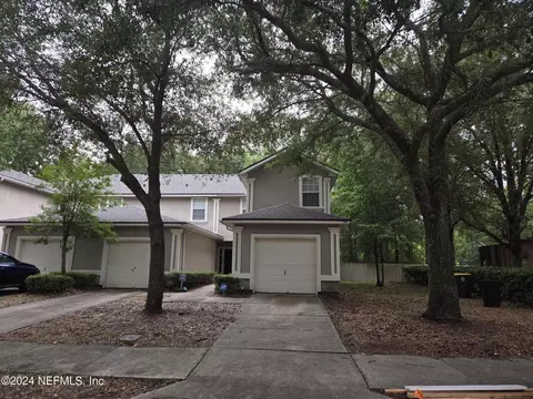 7946 Melvin Rd, Jacksonville, FL 32210