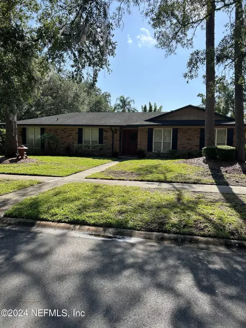 237 Chestnut Ct, Orange Park, FL 32073