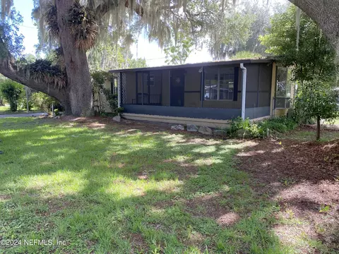 402 Cove Dr, Satsuma, FL 32189