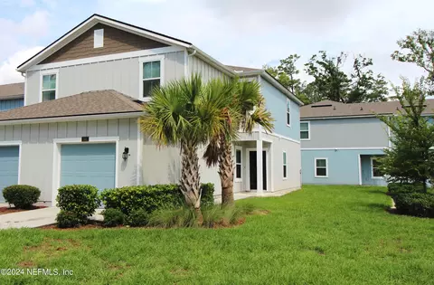381 Aralia Ln, Jacksonville, FL 32216