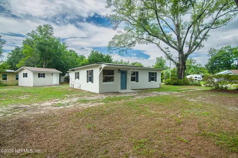 1702 King Arthur Rd, Jacksonville, FL 32211
