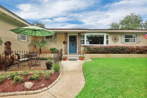 6864 Howalt Dr, Jacksonville, FL 32277