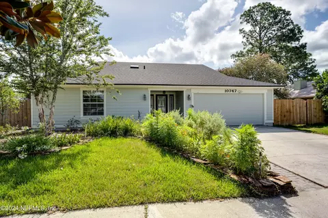 10747 Crosstie Rd E, Jacksonville, FL 32257