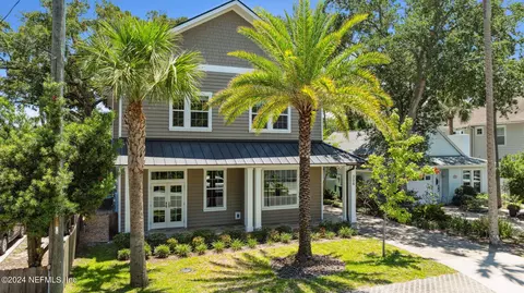 356 10th St, Atlantic Beach, FL 32233