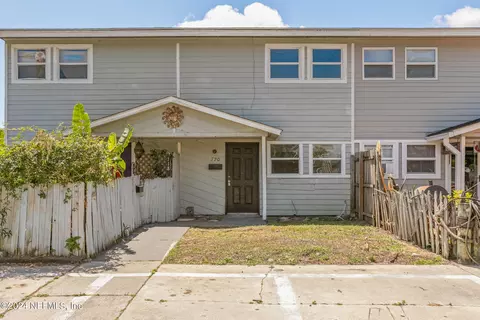 720 Cavalla Rd, Atlantic Beach, FL 32233