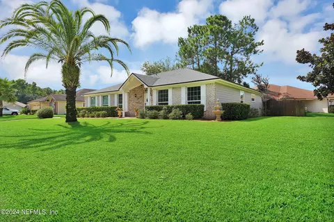 12964 Silver Springs Dr N, Jacksonville, FL 32246