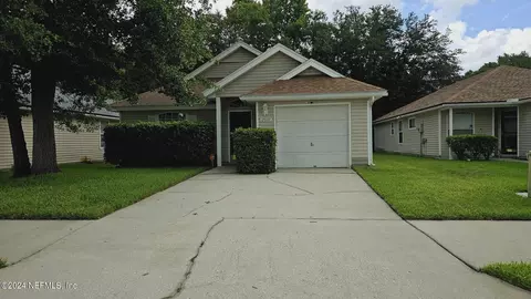 2937 Centerwood Dr N, Jacksonville, FL 32218