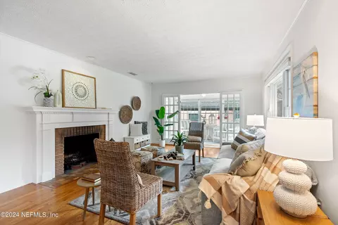 2755 Green Bay Ln, Jacksonville, FL 32207