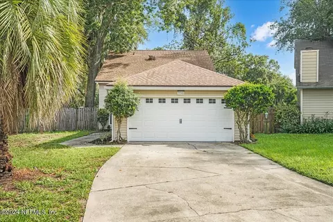 3946 Valley Garden Dr W, Jacksonville, FL 32225